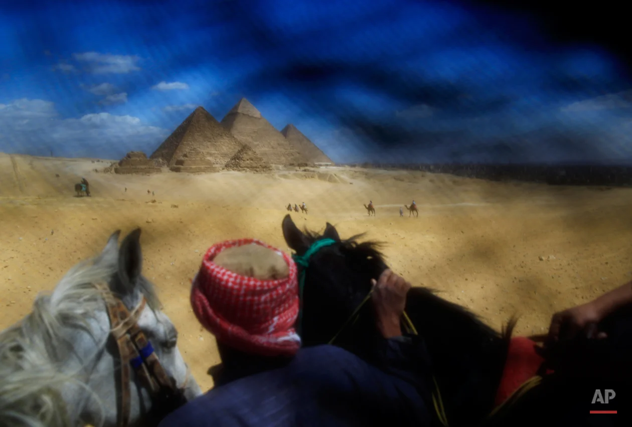APTOPIX Mideast Behind the Niqab Photo Essay