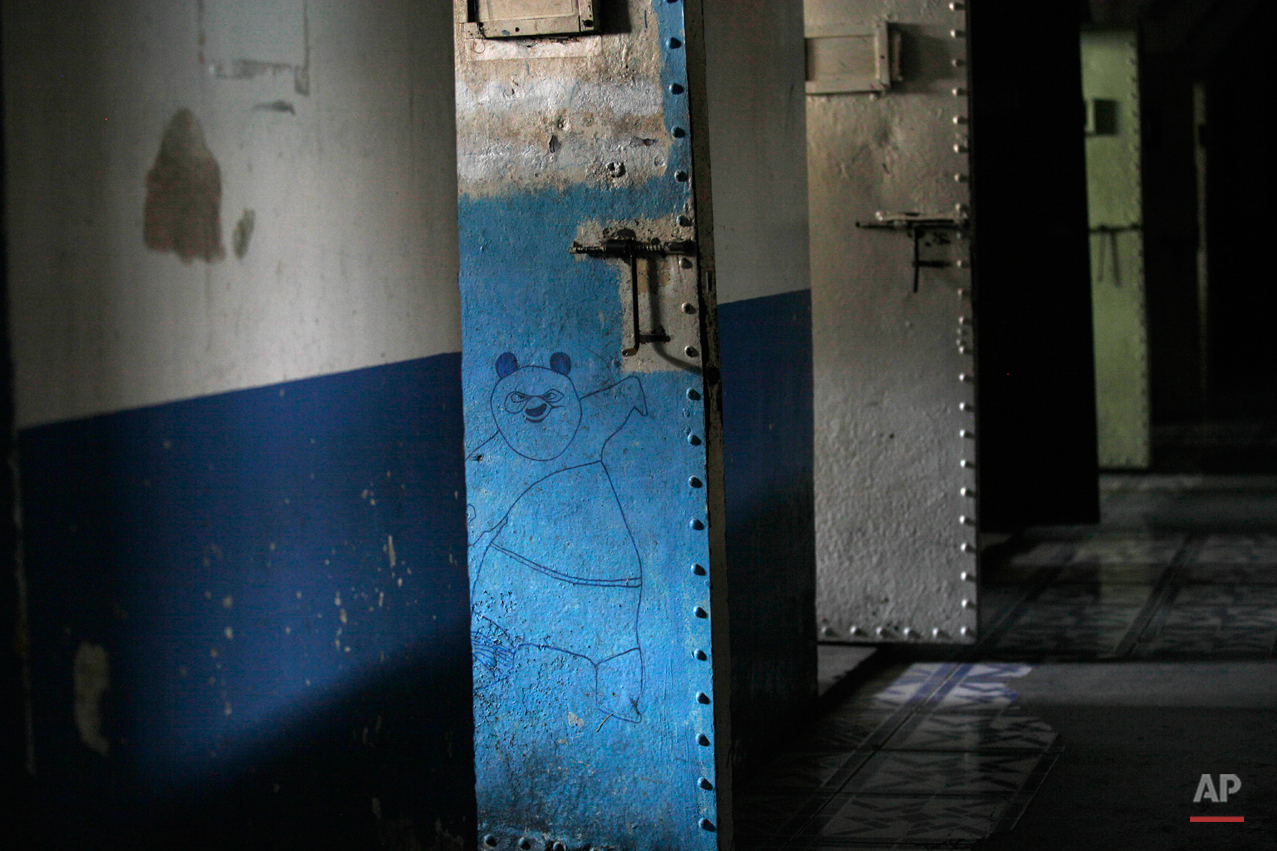 APTOPIX Ecuador Abandoned Prison Photo Essay