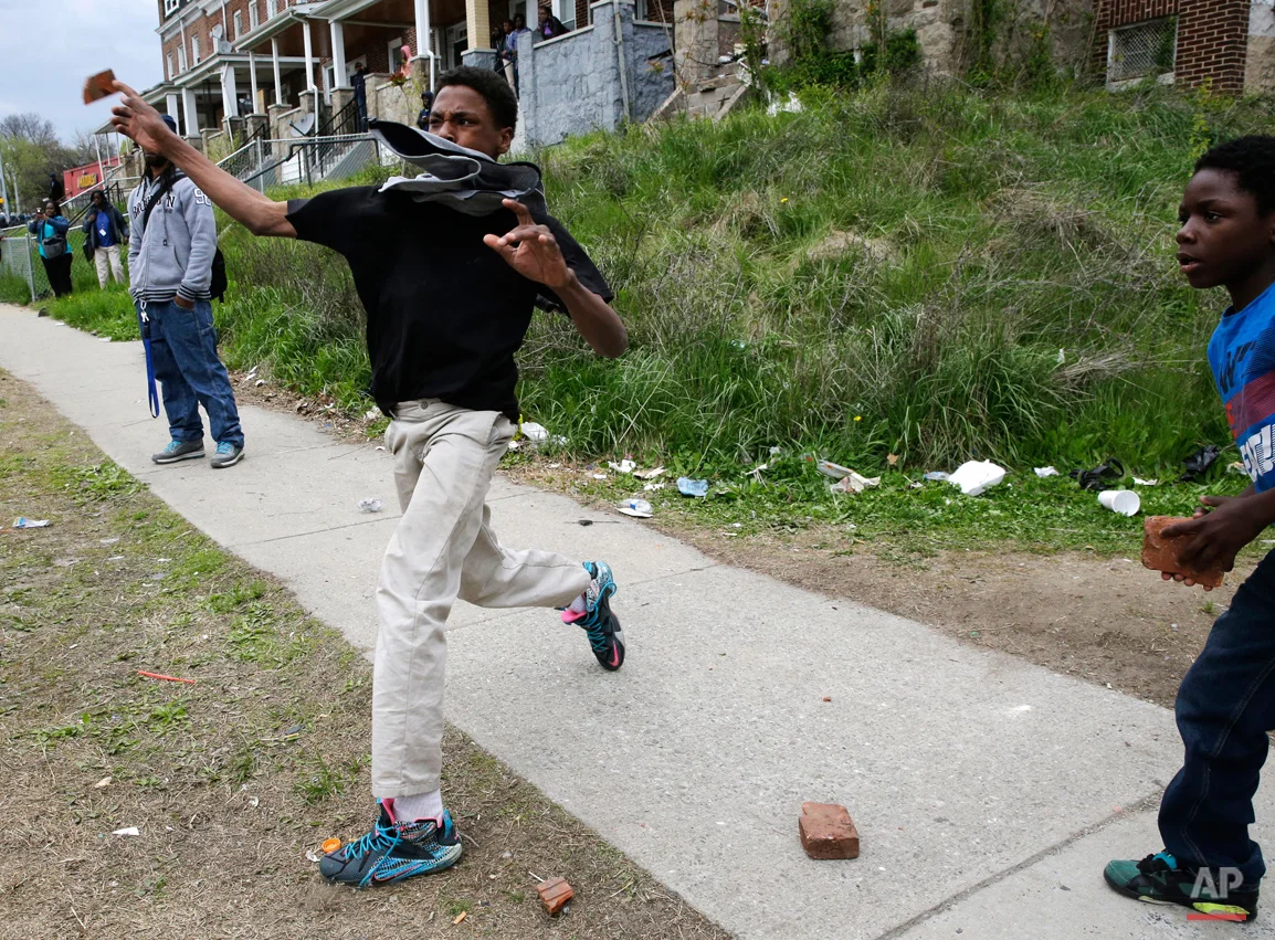 APTOPIX Suspect Dies Baltimore