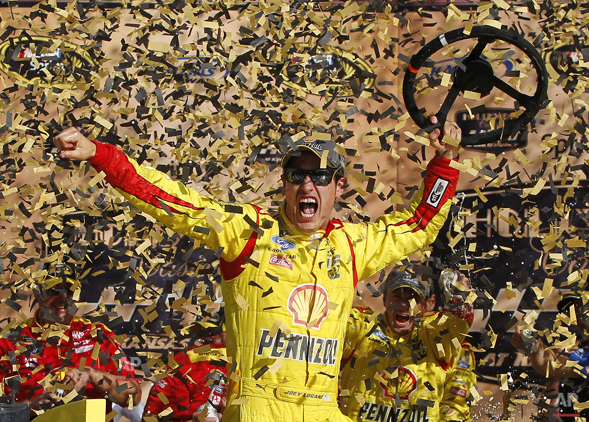APTOPIX NASCAR Kansas Auto Racing