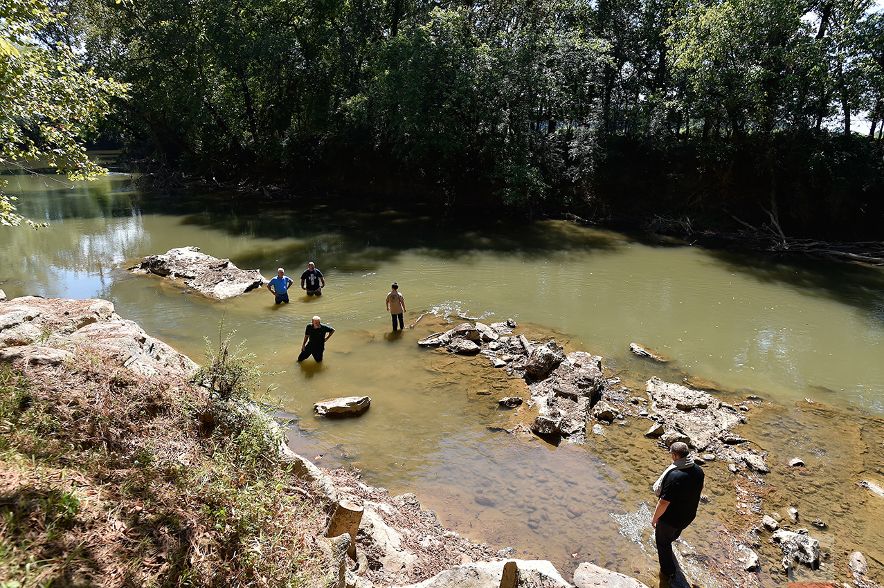  Members of the Resaca Church Of God prepare for a baptism in the Coosawattee river, Sunday, Sept. 25, 2016, near Calhoun, Ga. North Georgia’s Chattahoochee and Coosawattee rivers serve to baptize members of the River Point Community Church in Cornel