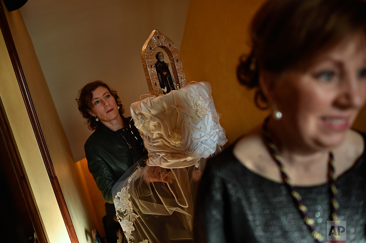  A participant of the "Prioress Procession"&nbsp;prepare to take part in the ceremony in honor of Domingo de La Calzada Saint (1019-1109), who helped poor people and pilgrims, in Santo Domingo de La Calzada, northern Spain, Wednesday, May 10, 2017. &