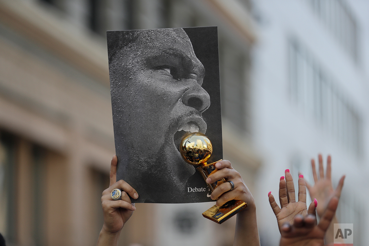 Warriors Parade Basketball