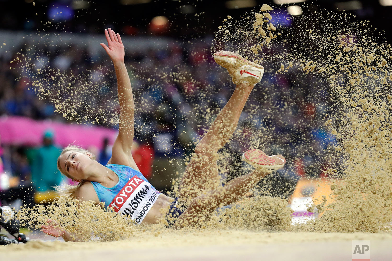  Russia's Darya Klishina makes an attempt in the women's long jump qualification during the World Athletics Championships in London Wednesday, Aug. 9, 2017. (AP Photo/Matt Dunham) 