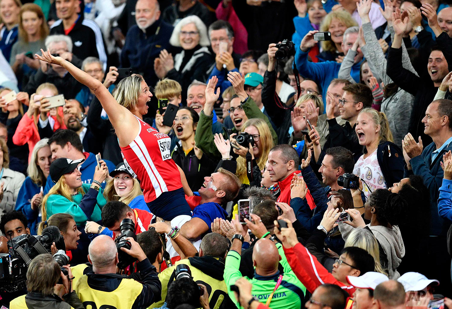  Czech Republic's Barbora Spotakova celebrates after winning the Woman's javelin at the World Athletics Championships in London Tuesday, Aug. 8, 2017. (AP Photo/Martin Meissner) 