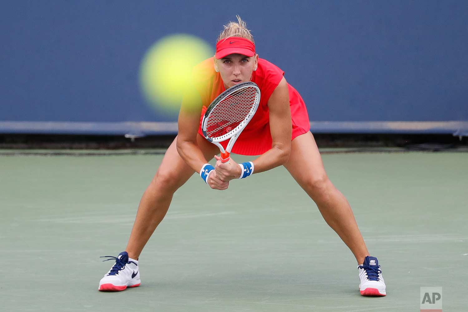  Elena Vesnina, of Russia, waits for a serve from Caroline Wozniacki, of Denmark, during the middle rounds at the Western & Southern Open tennis tournament, Wednesday, Aug. 16, 2017, in Mason, Ohio. (AP Photo/John Minchillo) 