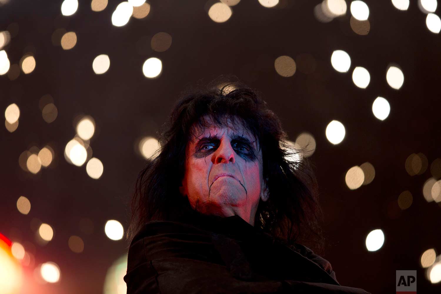 Alice Cooper performs at the Rock in Rio music festival in Rio de Janeiro, Brazil, Thursday, Sept.21, 2017. (AP Photo/Silvia Izquierdo))