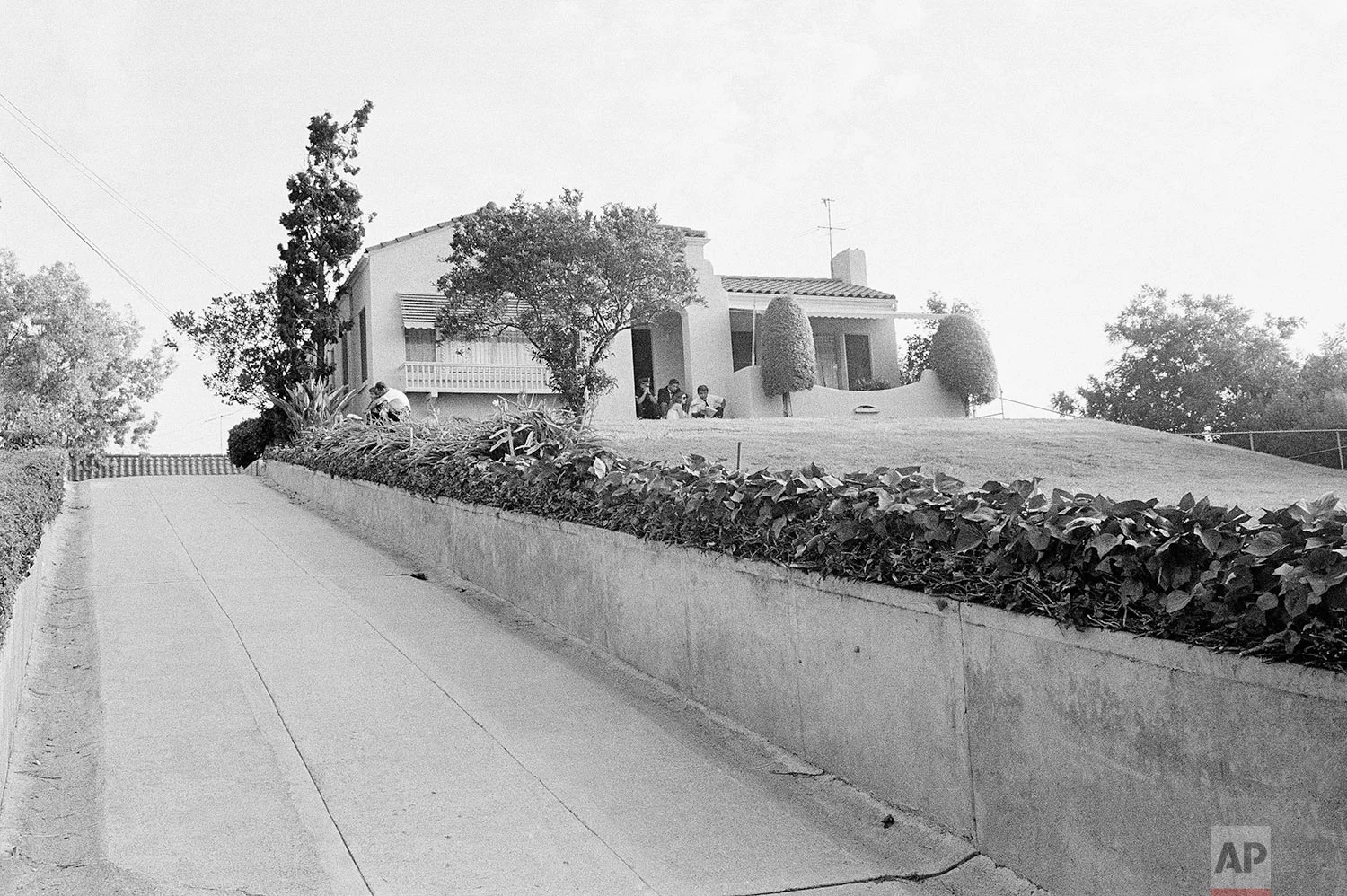 The home of Mr. and Mrs. Leno A. LaBianca, who were found slain on August 10 in the Los Feliz district of Los Angeles, is seen on Aug 11, 1969. Some aspects of the slayings were similar to those in the murders of actress Sharon Tate and four others in the city's Bel-Air district 10 miles to the west. (AP Photo)