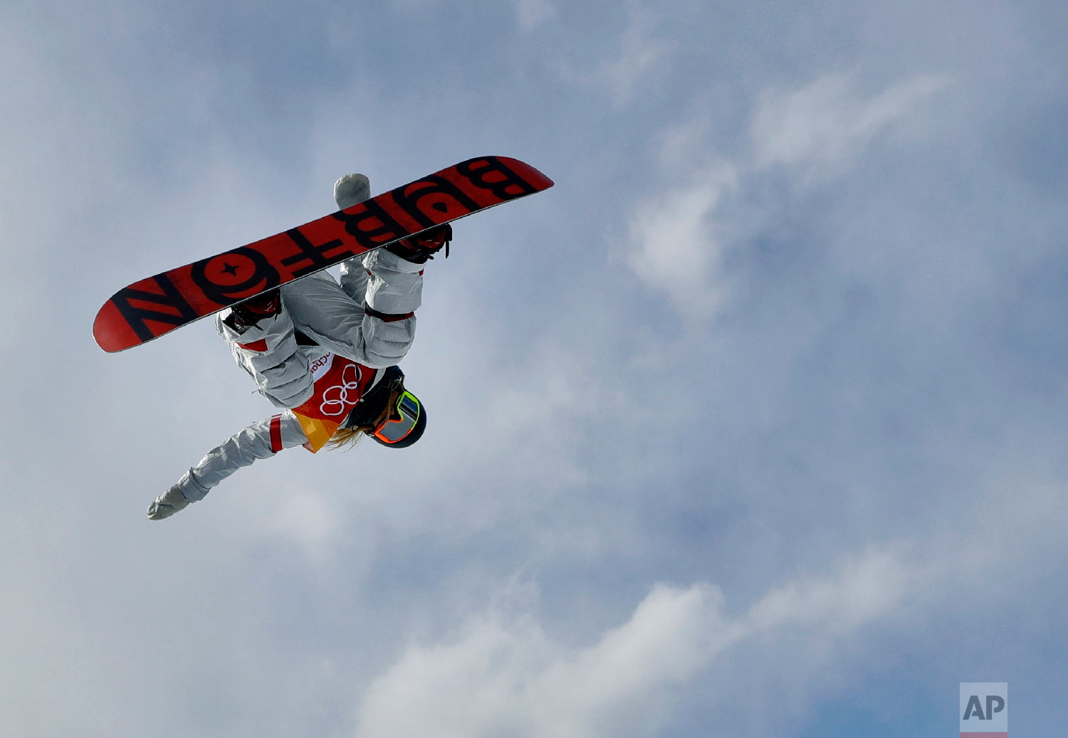  Chloe Kim, of the United States, jumps during the women's halfpipe qualifying at Phoenix Snow Park at the 2018 Winter Olympics in Pyeongchang, South Korea, Monday, Feb. 12, 2018. (AP Photo/Kin Cheung) 