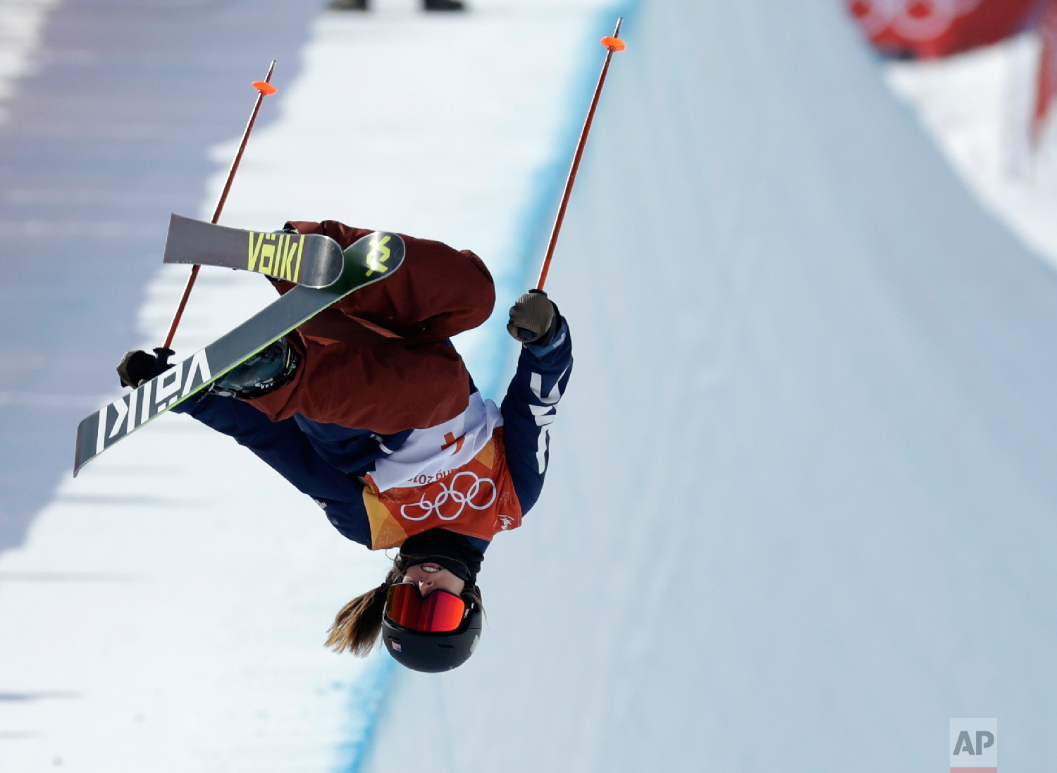  Maddie Bowman, of the United States, jumps during the women's halfpipe final at Phoenix Snow Park at the 2018 Winter Olympics in Pyeongchang, South Korea, Tuesday, Feb. 20, 2018. (AP Photo/Kin Cheung) 