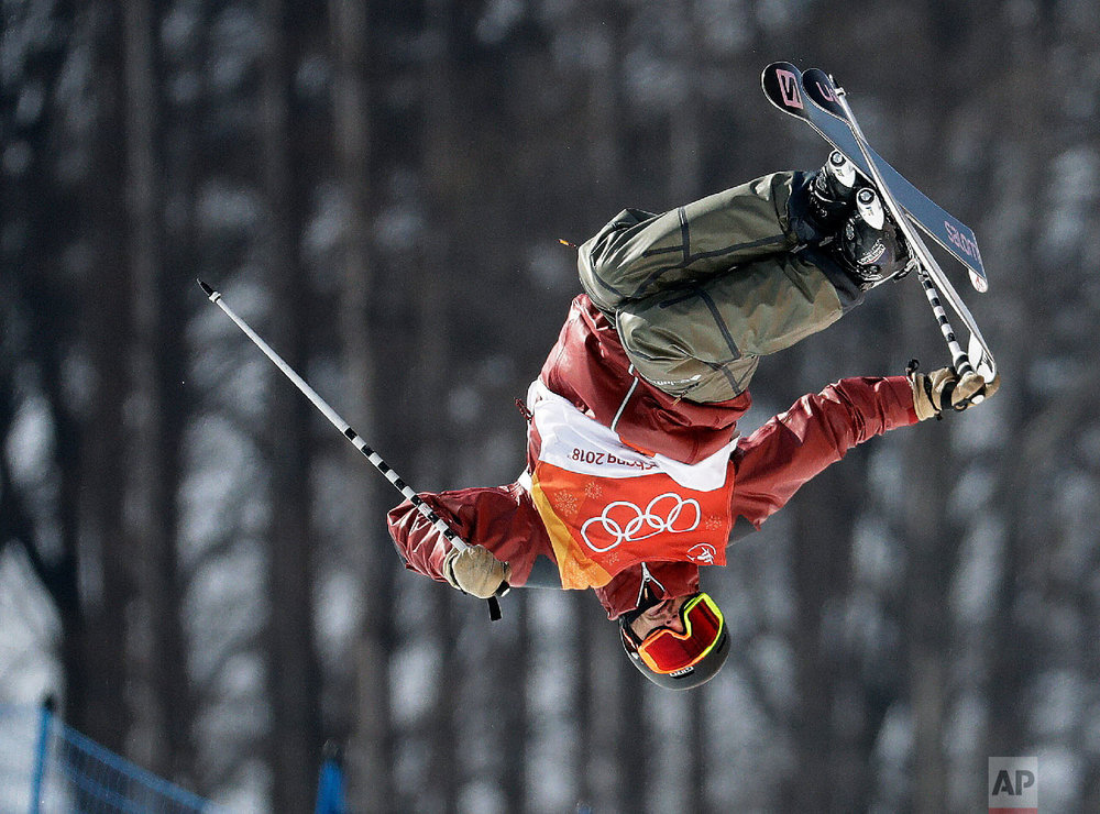  Noah Bowman, of Canada, jumps during the men's halfpipe final at Phoenix Snow Park at the 2018 Winter Olympics in Pyeongchang, South Korea, Thursday, Feb. 22, 2018. (AP Photo/Lee Jin-man) 