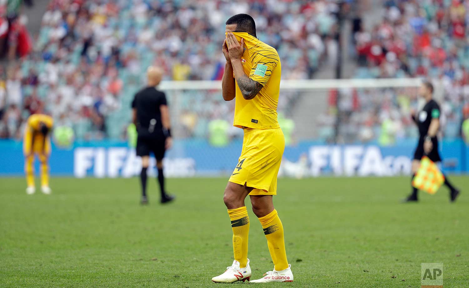  Australia's Tim Cahill reacts in dejection at the end of the group C match between Australia and Peru, at the 2018 soccer World Cup in the Fisht Stadium in Sochi, Russia, Tuesday, June 26, 2018. Peru won 2-0. (AP Photo/Gregorio Borgia) 