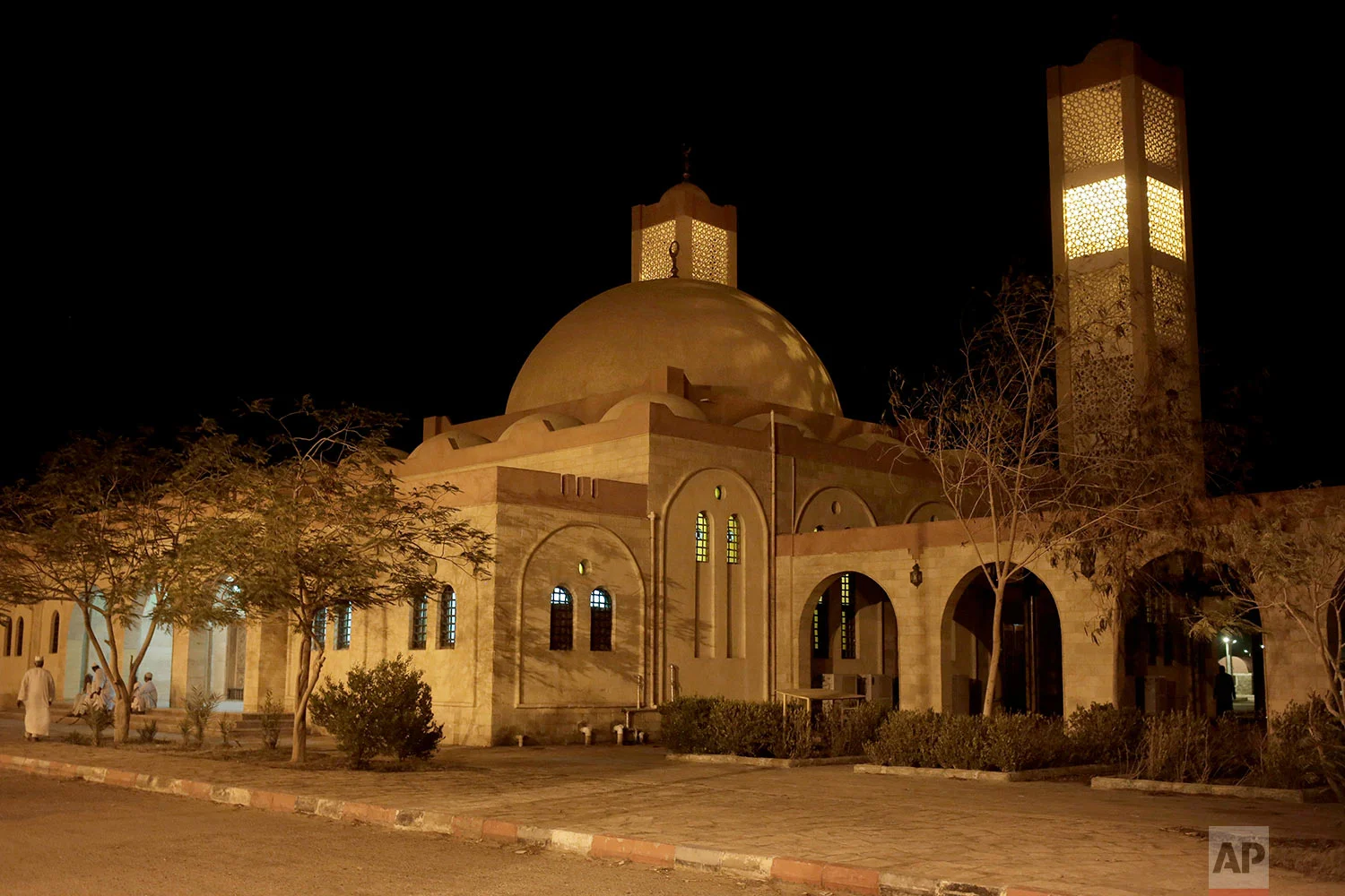 A mosque in Wadi Karkar, a new complex under construction in the desert west of Lake Nasser, Aswan, Egypt. (AP Photo/Nariman El-Mofty)