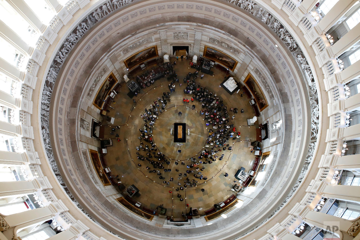  Visitors pay their respects as the casket of the Rev. Billy Graham lies in honor at the Rotunda of the U.S. Capitol Building in Washington on Feb. 28, 2018. (AP Photo/Jacquelyn Martin) 