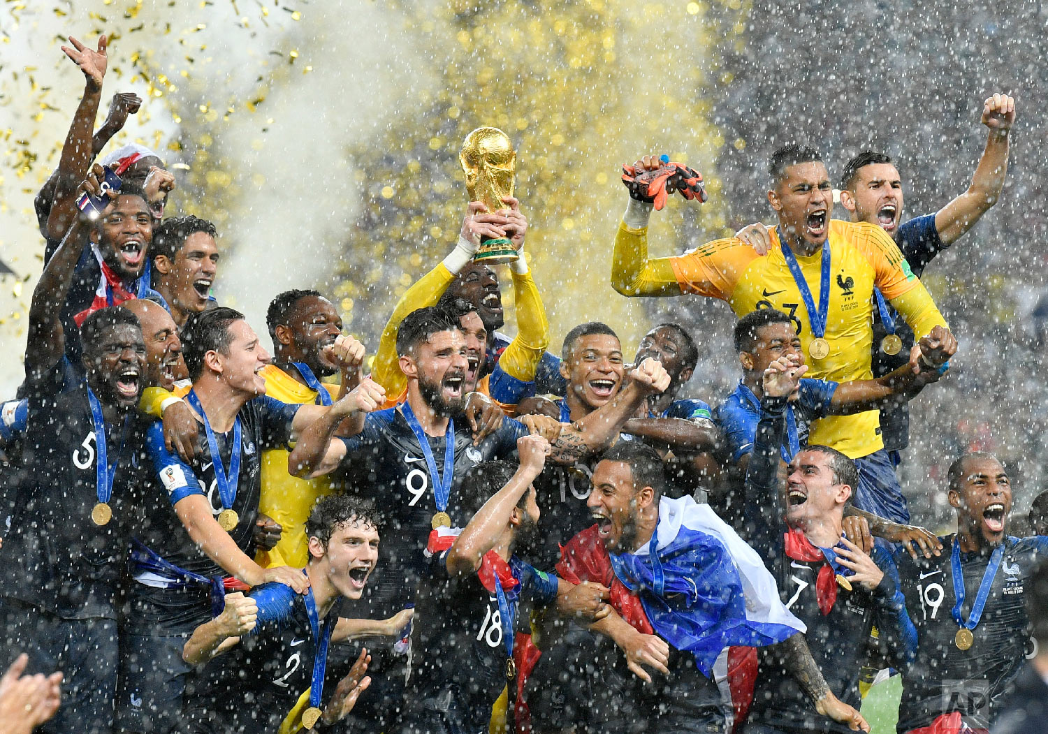  France goalkeeper Hugo Lloris lifts the trophy after France won 4-2 during the final match between France and Croatia at the 2018 soccer World Cup in the Luzhniki Stadium in Moscow, Russia on July 15, 2018. (AP Photo/Martin Meissner) 