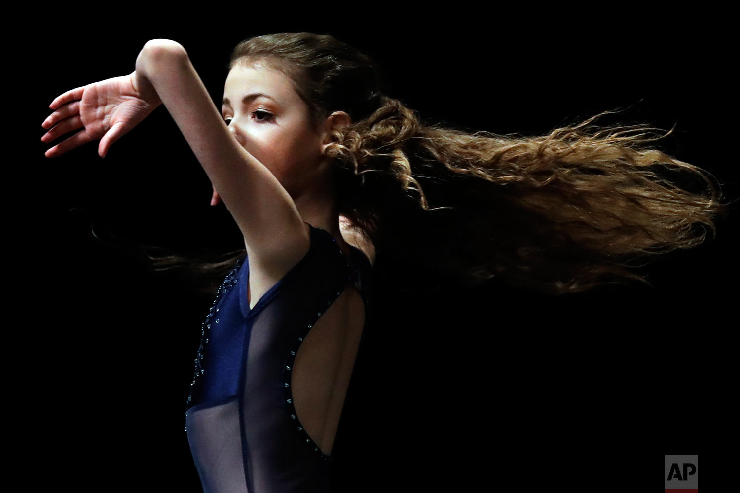  Skylar Rutman performs in the Youth America Grand Prix North America regional semi-finals in River Forest, Ill. (AP Photo/Nam Y. Huh) 