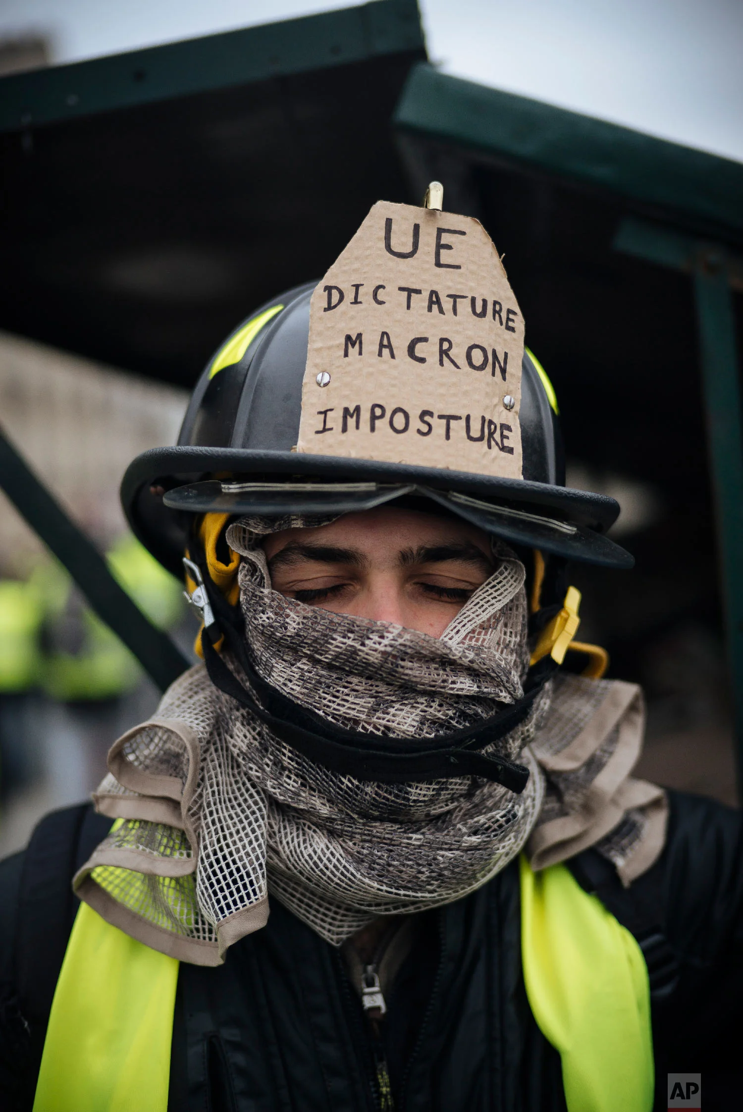 Theo, 27 Engineer