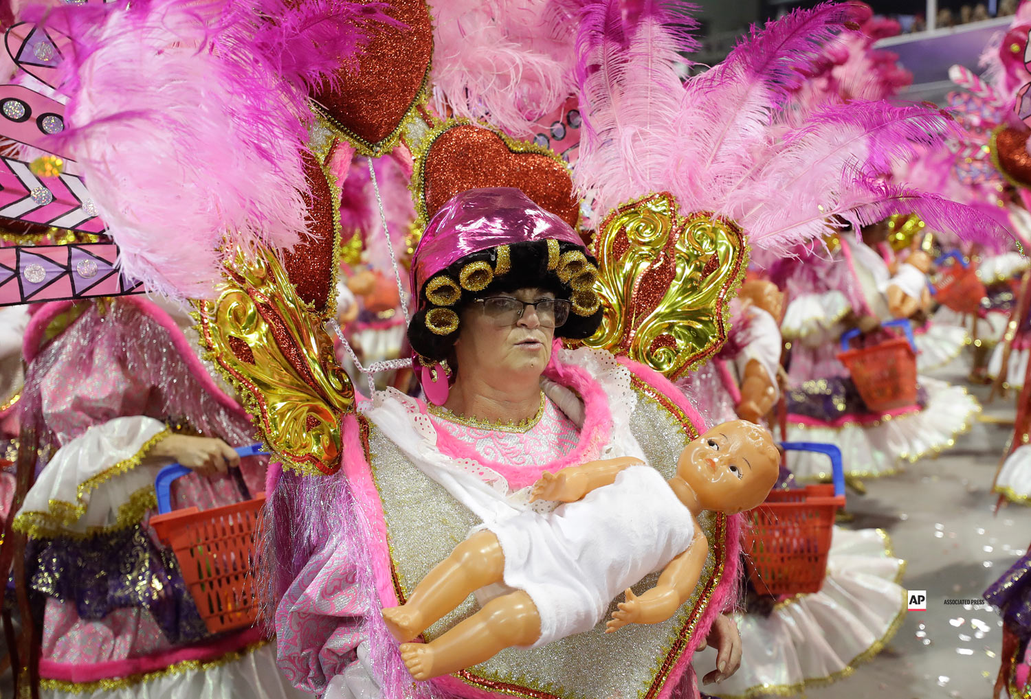 Pin auf Brazilian Carnival, feminino de mestre-sala 