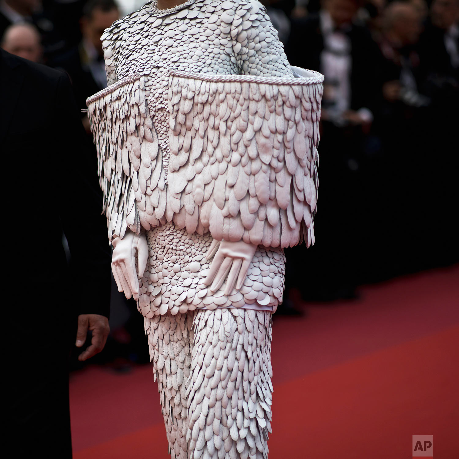 Singer Li Yuchun walks on the carpet at the opening ceremony and the premiere of the film 'The Dead Don't Die' at the 72nd international film festival, Cannes, southern France, May 15, 2019. (AP Photo/Petros Giannakouris)