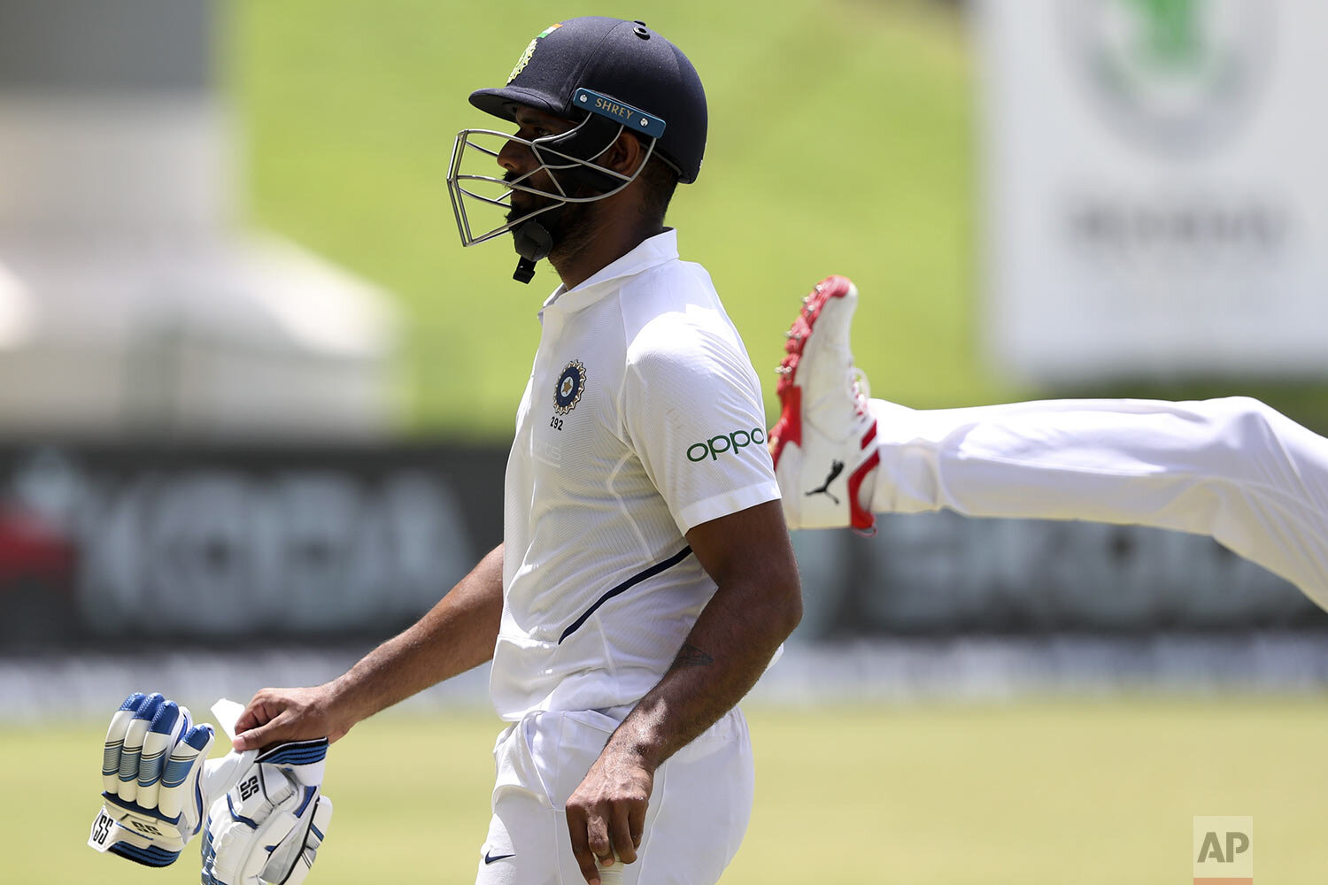  India's Hanuma Vihari leaves the pitch, dismissed for 93 runs, during day four of the first Test cricket match against West Indies at the Sir Vivian Richards cricket ground in North Sound, Antigua and Barbuda, Aug. 25, 2019. (AP Photo/Ricardo Mazala