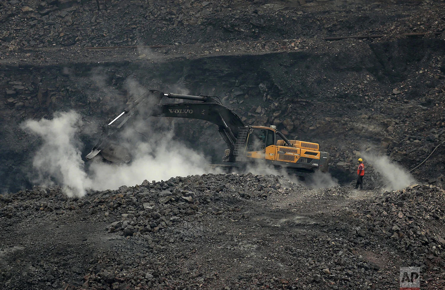 Indian coal mines still burning after a century — AP Images Spotlight