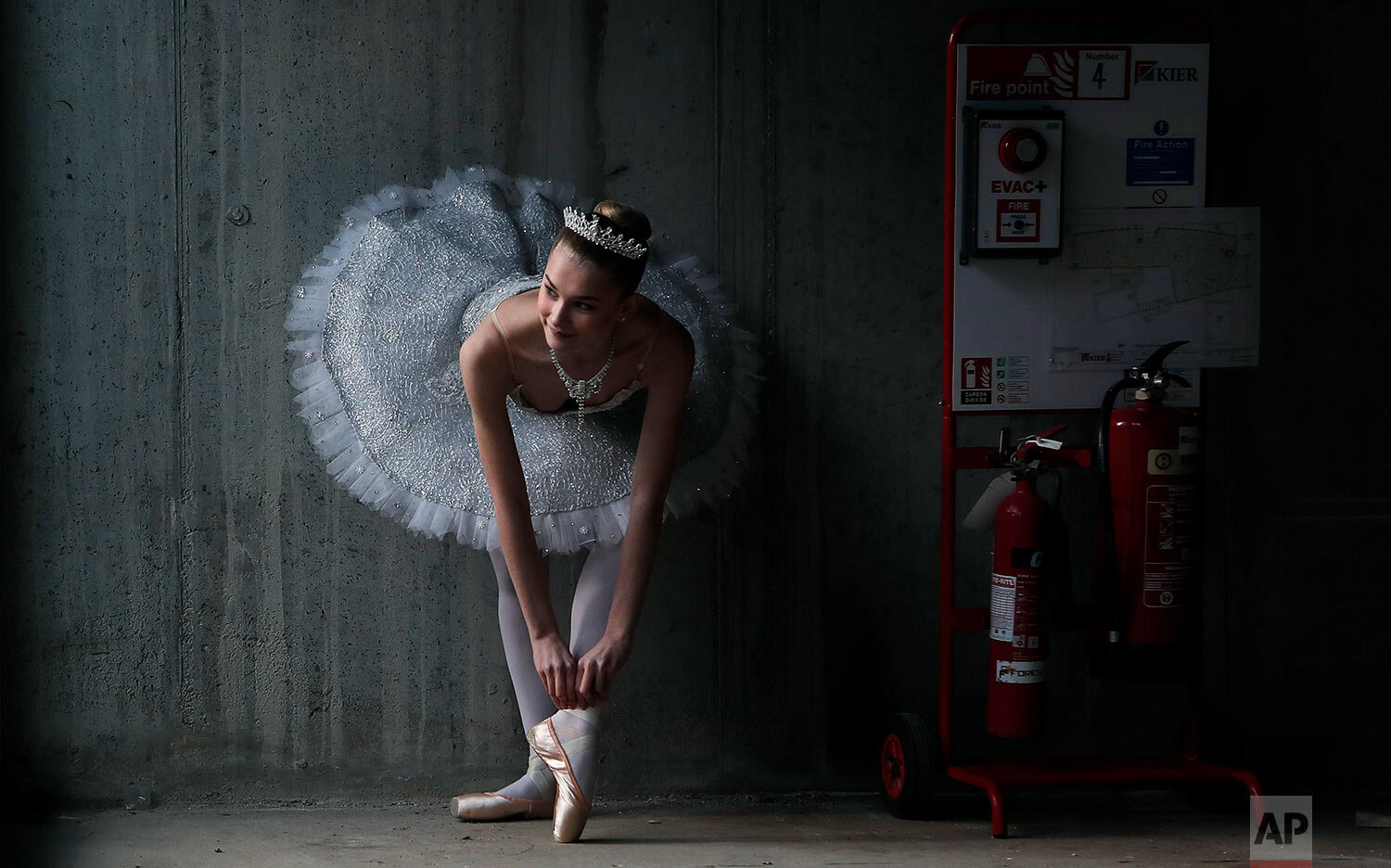  Ballet dancer Erin King of Ballet Central prepares to pose for photos at the Central School of Ballet in London on Feb. 20, 2019. The dancers were preparing for a photo-call inspired by the 1945 musical "Carousel" by Rodgers and Hammerstein from the