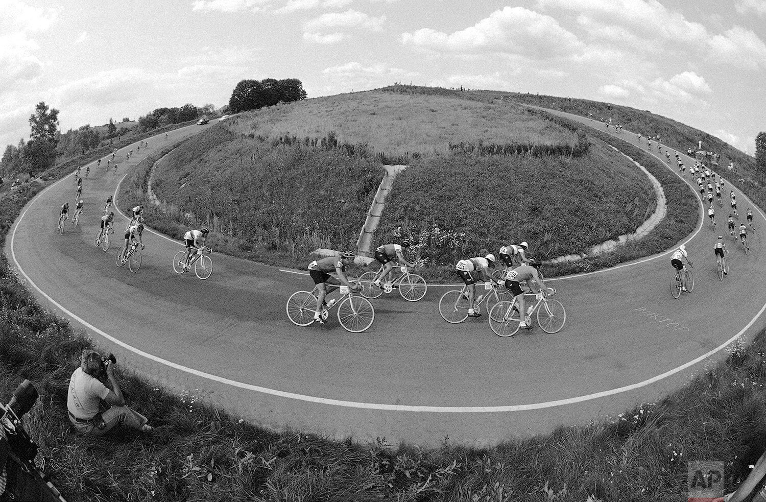  The Olympic road racers are on their way during the individual road race event in Moscow oMonday, July 28, 1980. (AP Photo) 