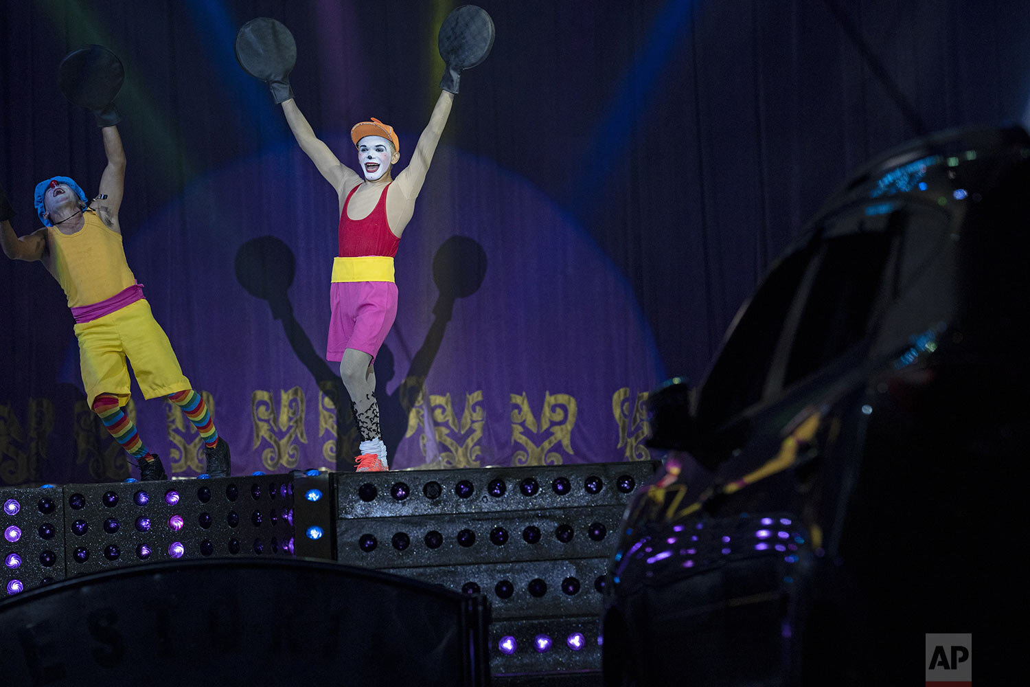  Clown “Pipoca,” or Edson Luan, performs at the Estoril Circus drive-in show in Itaguai, in greater Rio de Janeiro, Brazil, July 18, 2020. (AP Photo/Leo Correa) 