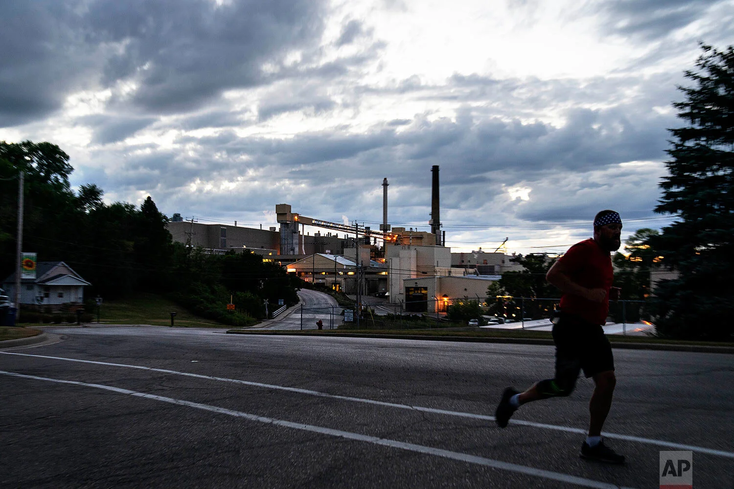 Politics creates economic illusion in Houdini’s hometown LaptrinhX / News