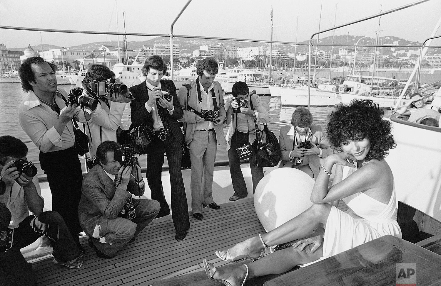  British actress Joan Collins poses at the 32nd International Film Festival, on May 13, 1979, in Cannes, France. (AP Photo/Jean-Jacques Levy) 