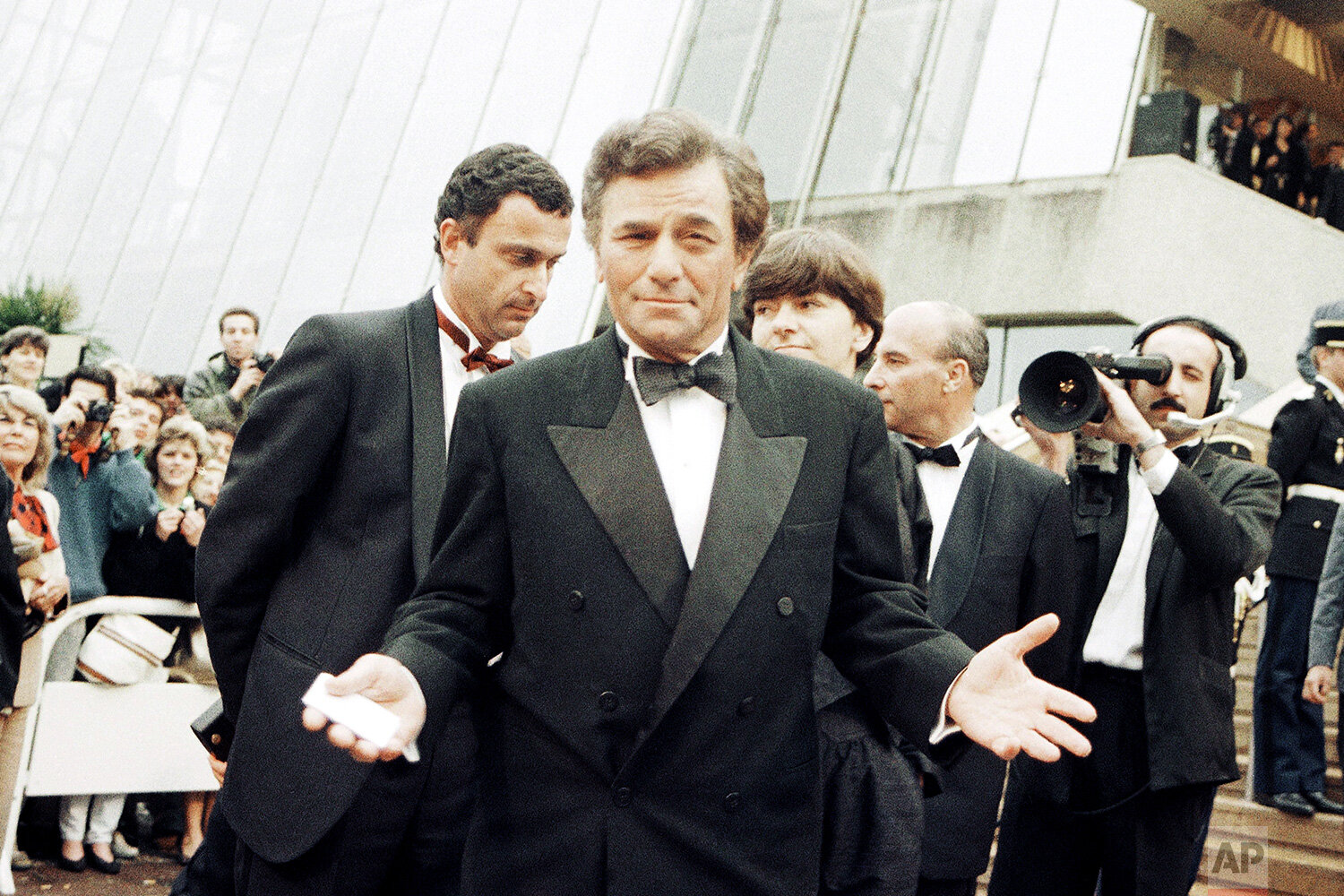 US actor Peter Falk gestures at the 27th International Film Festival, on May 18, 1974, in Cannes, France. (AP Photo/Jean-Jacques Levy) 