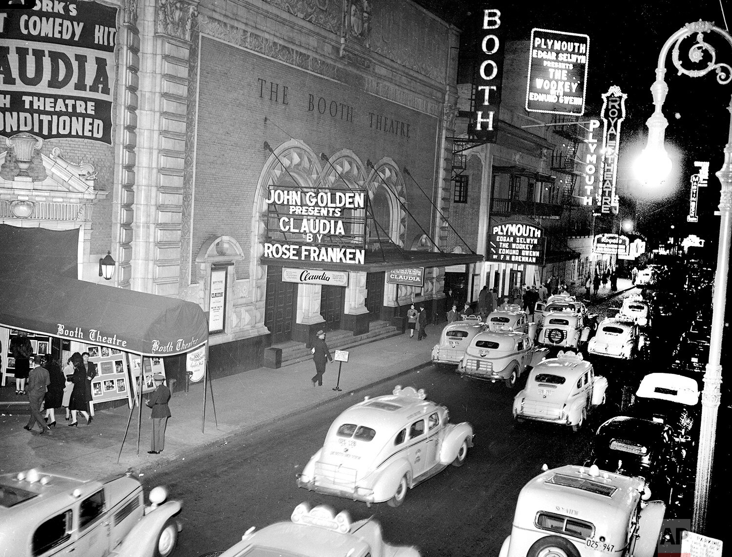 NYC - Theatre District: Booth Theatre and West 45th Street…