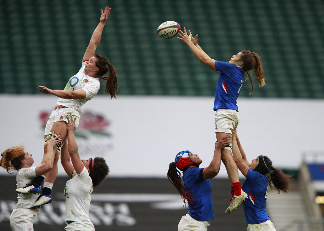  Gaelle Hermet of France catches the ball during the Women's Autumn Nations Cup rugby union international match between England and France at Twickenham stadium in London, Saturday, Nov. 21, 2020. (AP Photo/Ian Walton) 