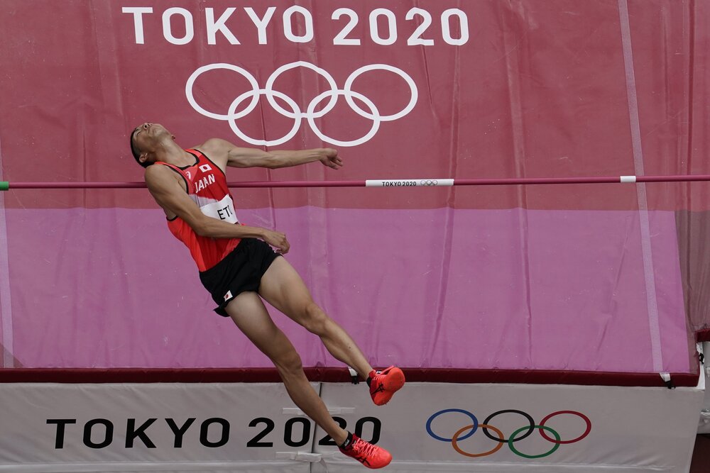  Takashi Eto, of Japan, competes during a preliminary round of the men's high jump at the 2020 Summer Olympics, Friday, July 30, 2021, in Tokyo. (AP Photo/Morry Gash) 