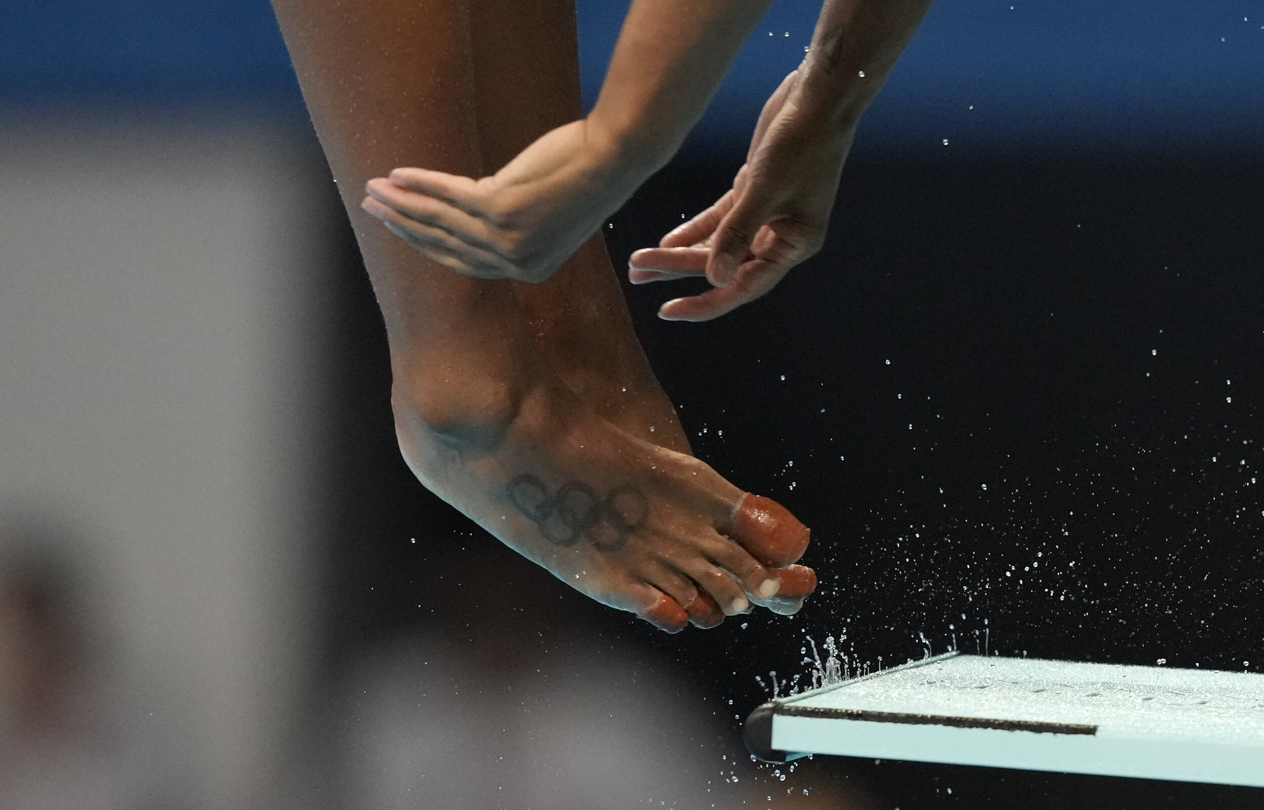  Jennifer Abel of Canada competes in women's diving 3-meter springboard final at the Tokyo Aquatics Centre at the 2020 Summer Olympics, Sunday, Aug. 1, 2021, in Tokyo, Japan. (AP Photo/Dmitri Lovetsky) 