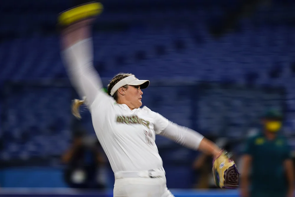  Mexico's Dallas Escobedo pitches during a softball game against Australia at the 2020 Summer Olympics, Monday, July 26, 2021, in Yokohama, Japan. (AP Photo/Matt Slocum) 