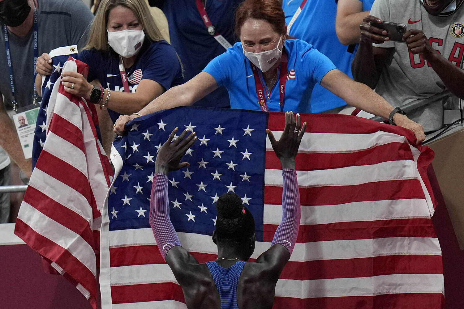  Athing Mu, of United States, celebrates after winning the final of the women's 800-meters at the 2020 Summer Olympics, Tuesday, Aug. 3, 2021, in Tokyo. (AP Photo/Petr David Josek) 