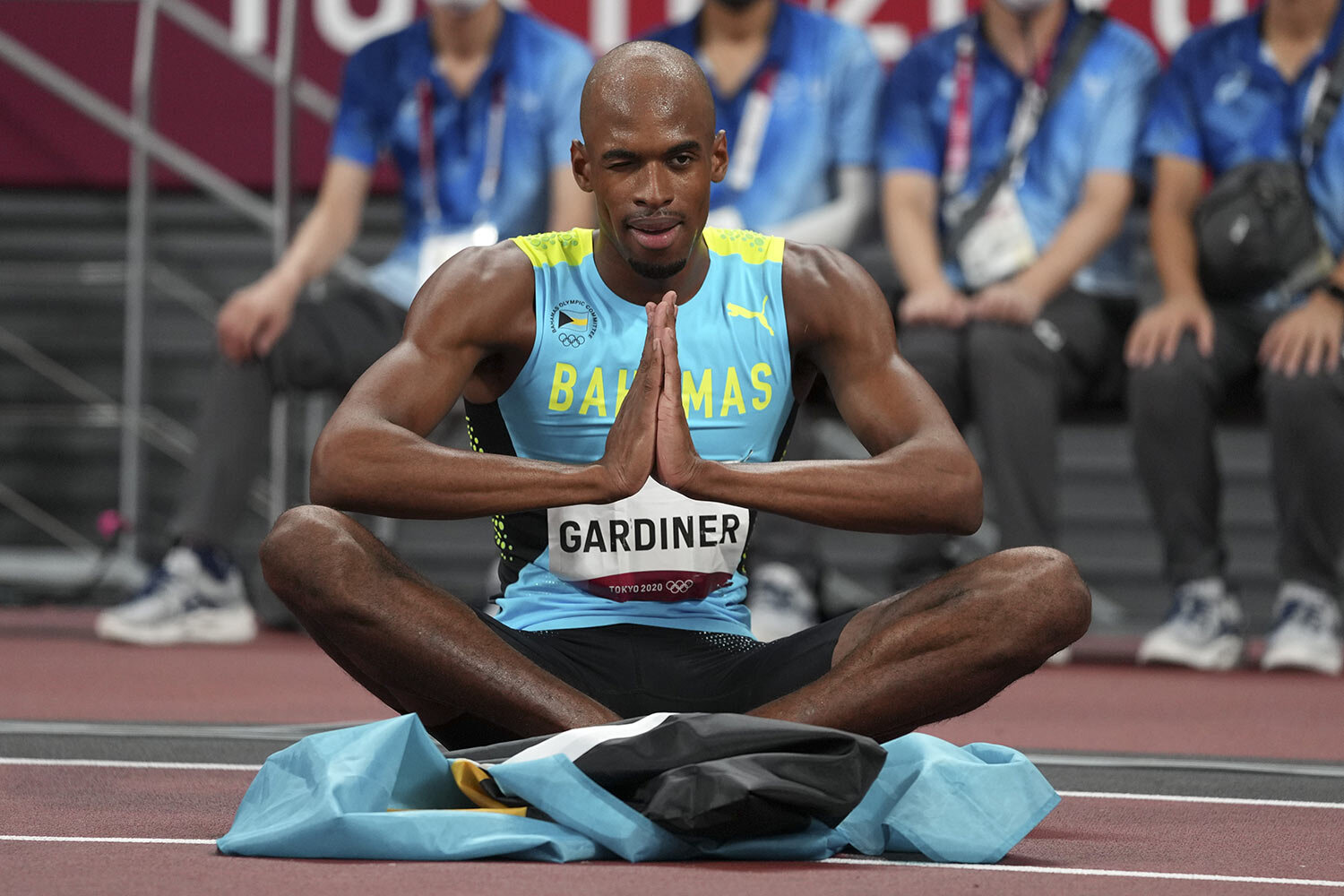  Steven Gardiner, of the Bahamas, reacts after winning the final of the men's 400-meters at the 2020 Summer Olympics, Thursday, Aug. 5, 2021, in Tokyo. (AP Photo/Matthias Schrader) 