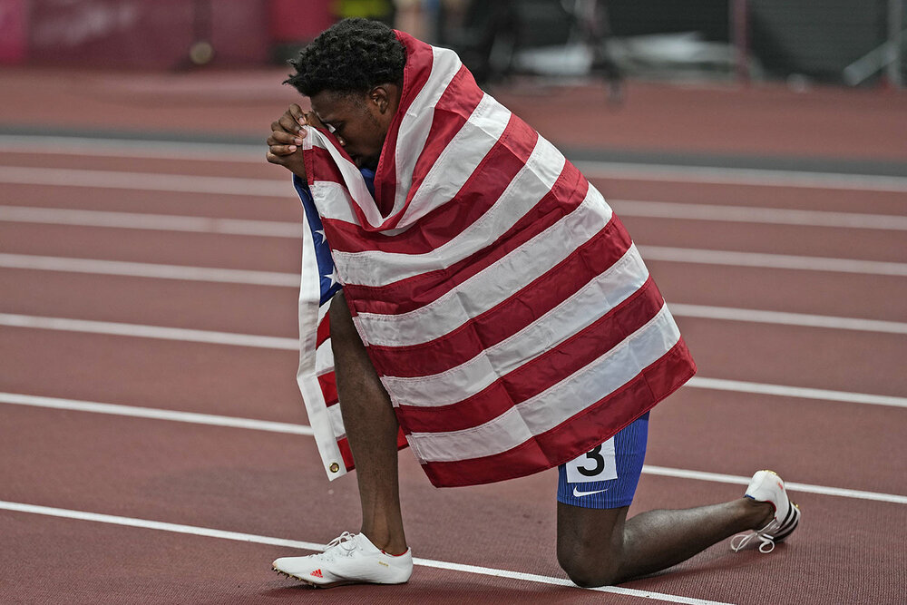  Noah Lyles, of the United States, reacts after his third place finish in the final of the men's 200-meters at the 2020 Summer Olympics, Wednesday, Aug. 4, 2021, in Tokyo. (AP Photo/David J. Phillip) 
