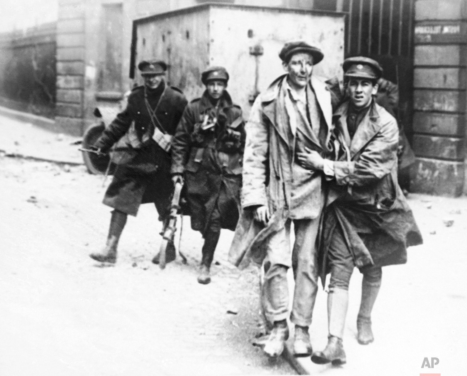  Rebel forces surrender, July 13, 1922, Dublin, Ireland. (AP Photo) 