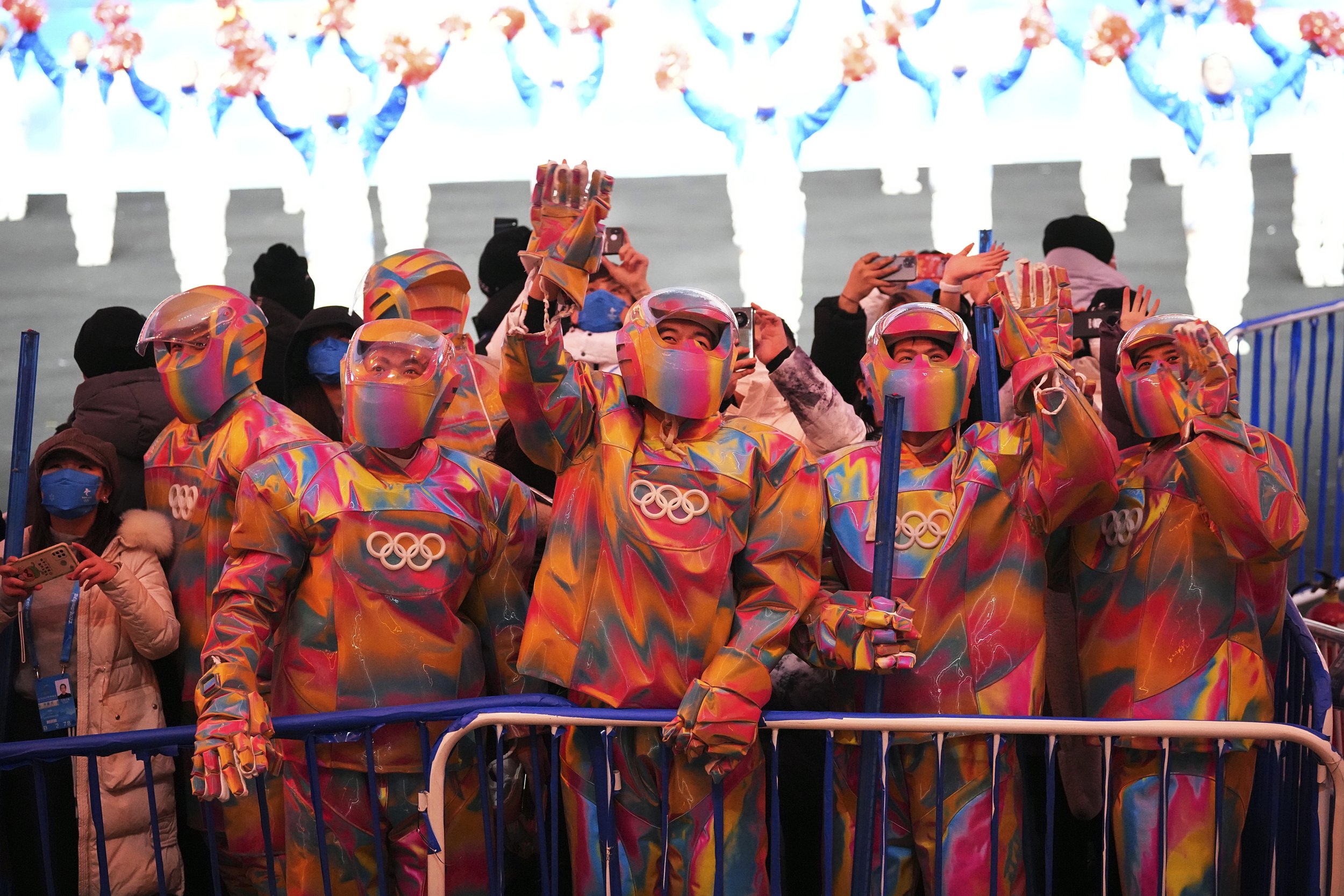  Actors cheer as President China, Xi Jinping, arrives for the opening ceremony of the 2022 Winter Olympics, Friday, Feb. 4, 2022, in Beijing. (AP Photo/David J. Phillip) 