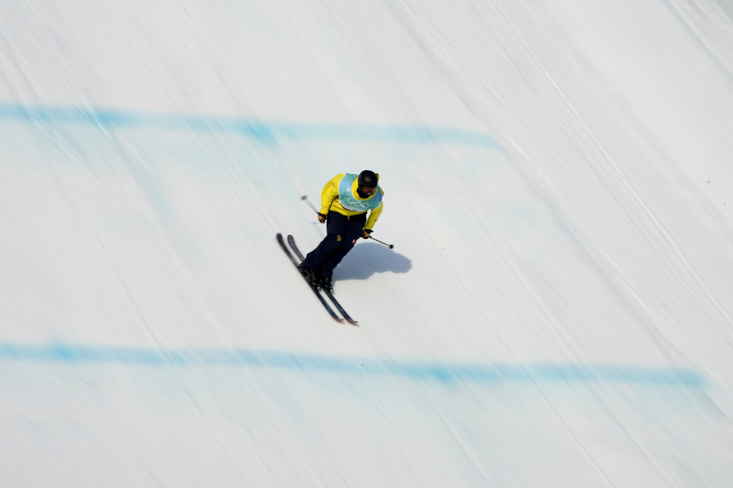  Oliwer Magnusson of Sweden trains ahead of the men's freestyle skiing big air finals of the 2022 Winter Olympics, Wednesday, Feb. 9, 2022, in Beijing. (AP Photo/Jae C. Hong) 