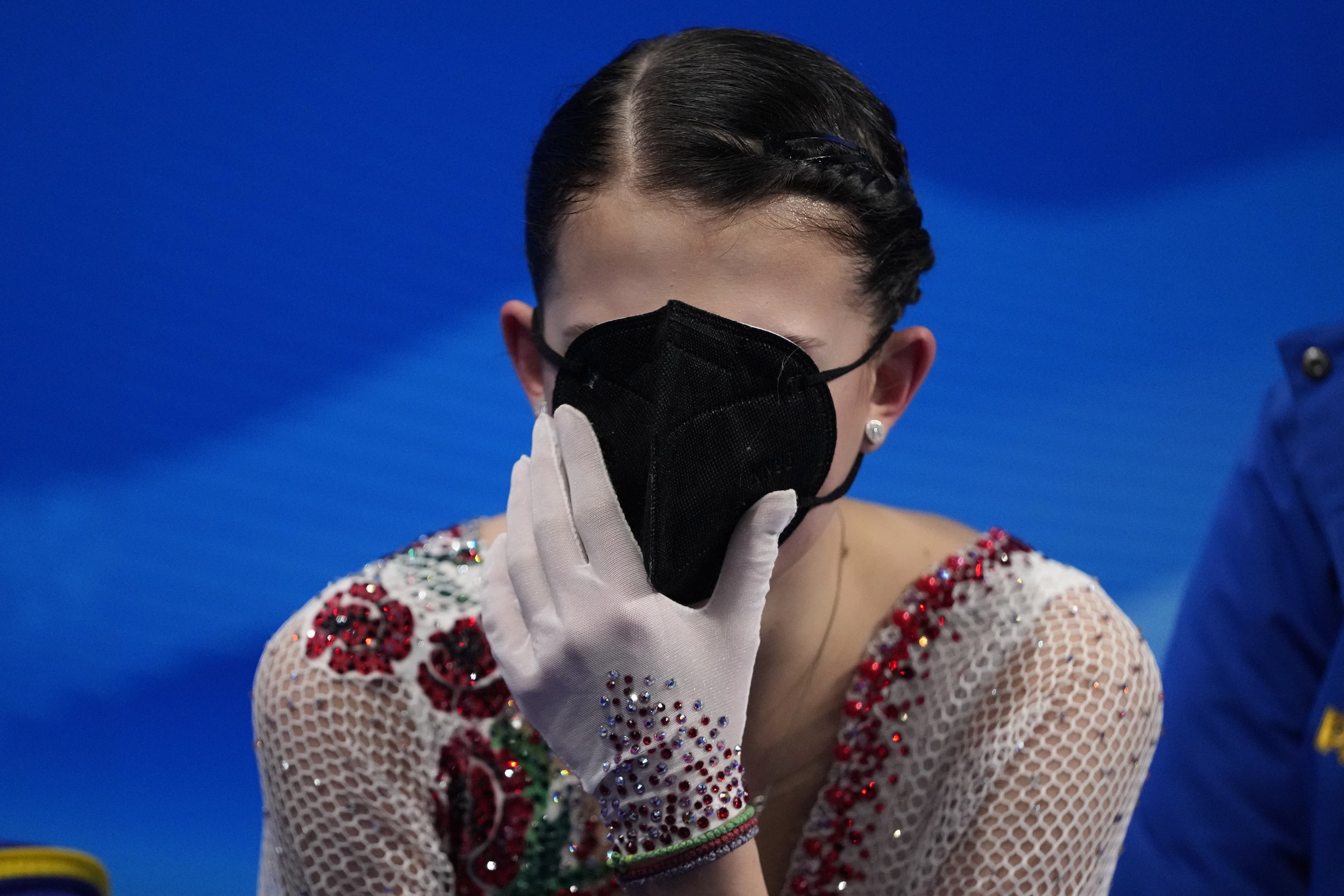  Anastasiia Shabotova, of Ukraine, reacts after the women's short program during the figure skating at the 2022 Winter Olympics, Tuesday, Feb. 15, 2022, in Beijing. (AP Photo/Natacha Pisarenko) 