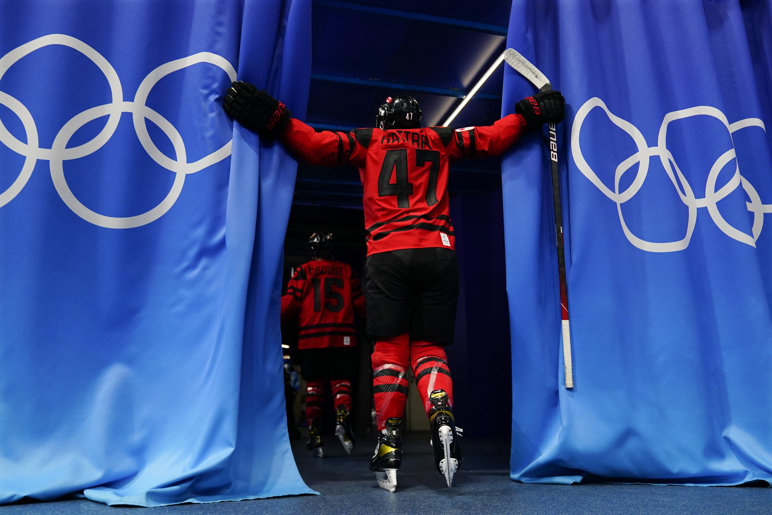  Canada's Jamie Lee Rattray (47) waits for the start of the women's gold medal hockey game against the United States at the 2022 Winter Olympics, Thursday, Feb. 17, 2022, in Beijing. (AP Photo/Matt Slocum) 