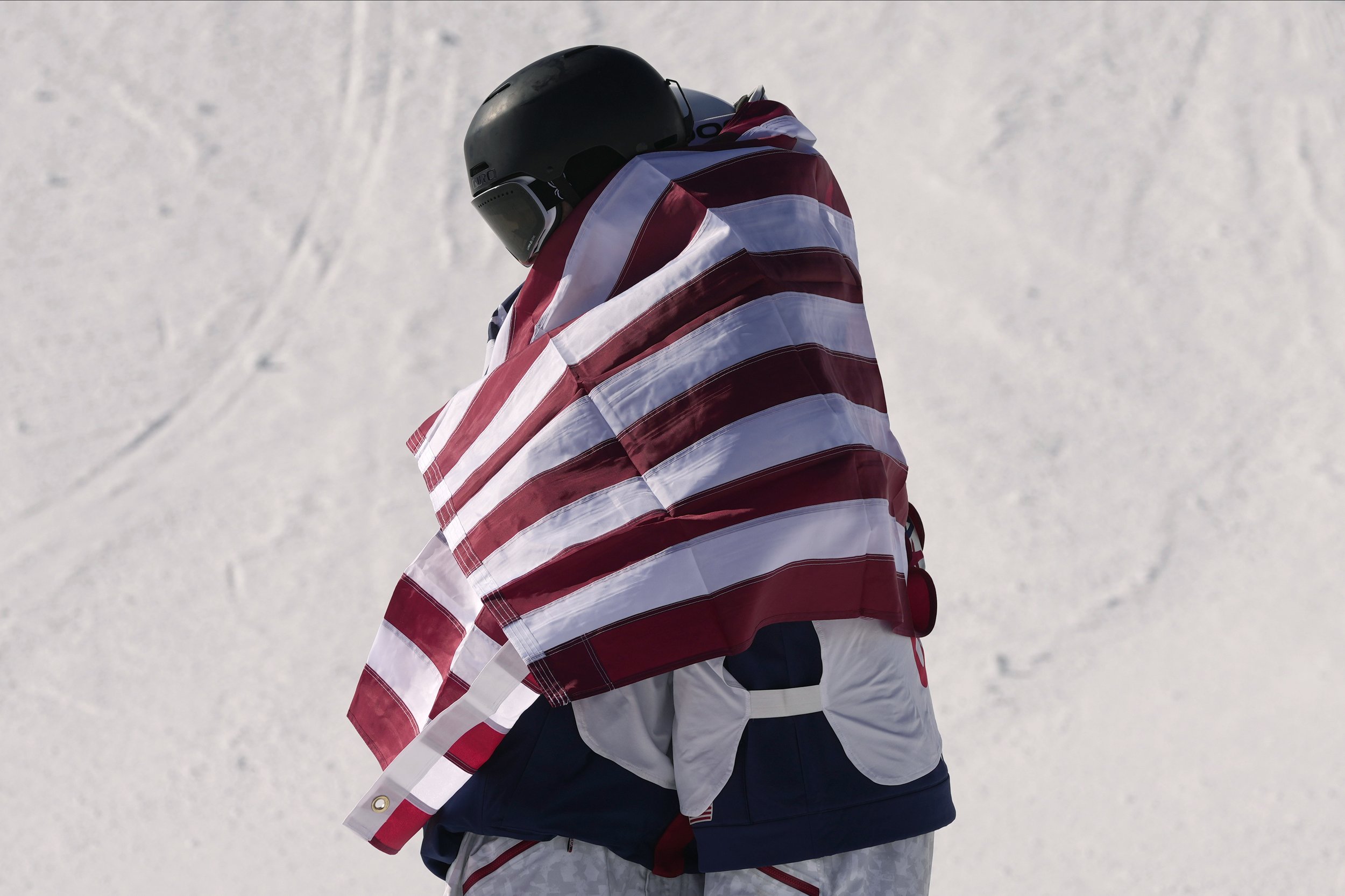  Gold medal winner United States' Alexander Hall, right, hugs silver medal winner United State's Nick Goepper as they celebrate after the men's slopestyle finals at the 2022 Winter Olympics, Wednesday, Feb. 16, 2022, in Zhangjiakou, China. (AP Photo/