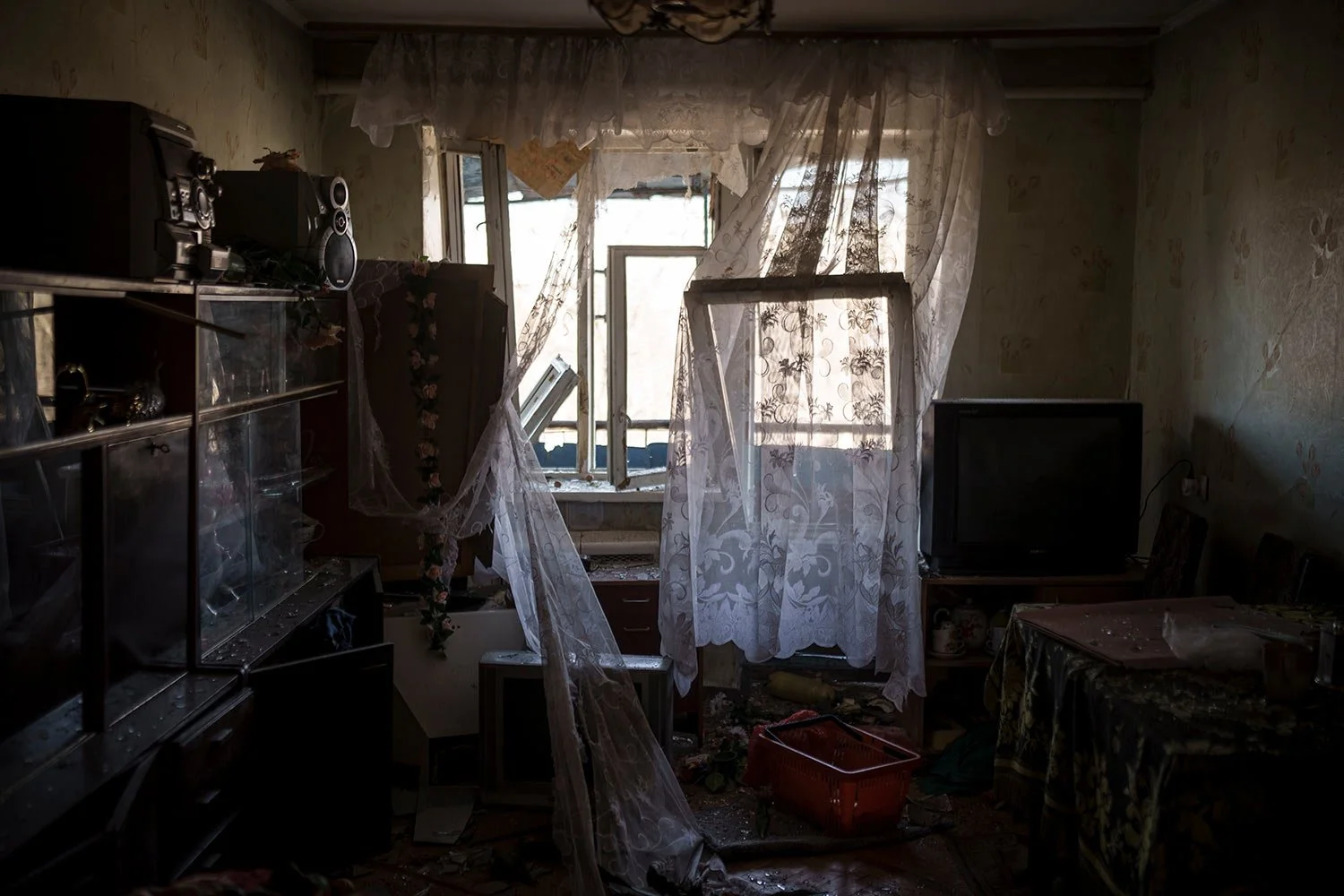  A heavily damaged apartment is seen after a bombing in Kyiv, Ukraine, Friday, March 18, 2022. (AP Photo/Felipe Dana) 