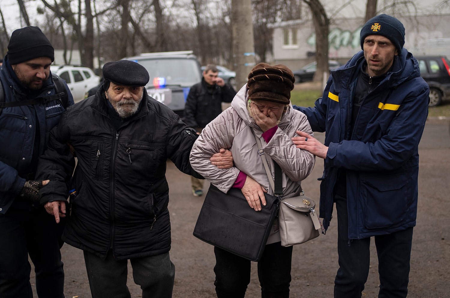  Residents evacuated from Irpin arrive at an assistance center on the outskirts of Kyiv, Ukraine, Wednesday, March 30, 2022. (AP Photo/Rodrigo Abd) 