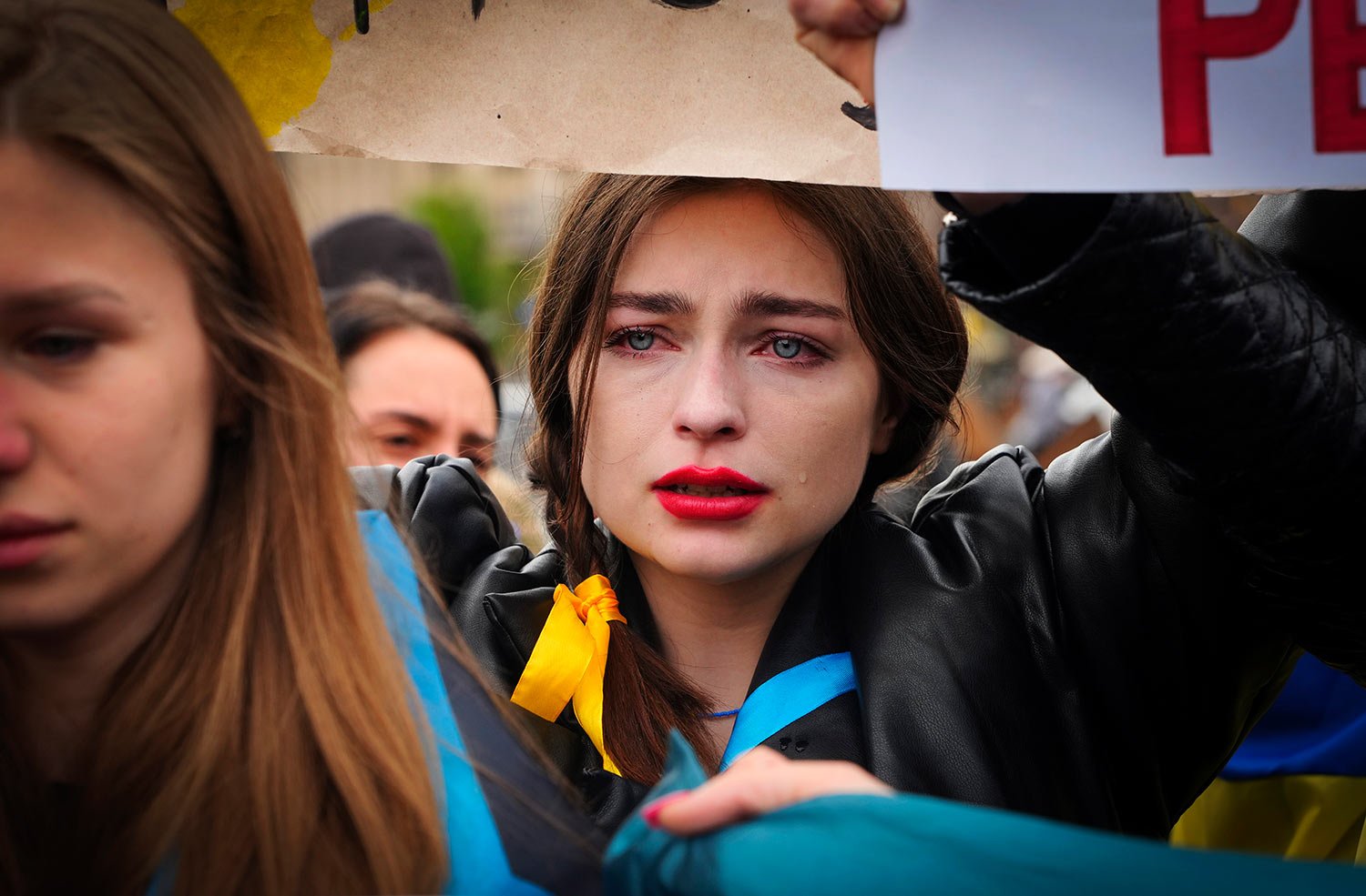  A woman cries as relatives and activists take part in a rally in central Kyiv, Ukraine, Saturday, April 30, 2022, demanding international leaders to organize a humanitarian corridor for evacuation of Ukrainian military and civilians from Mariupol, a