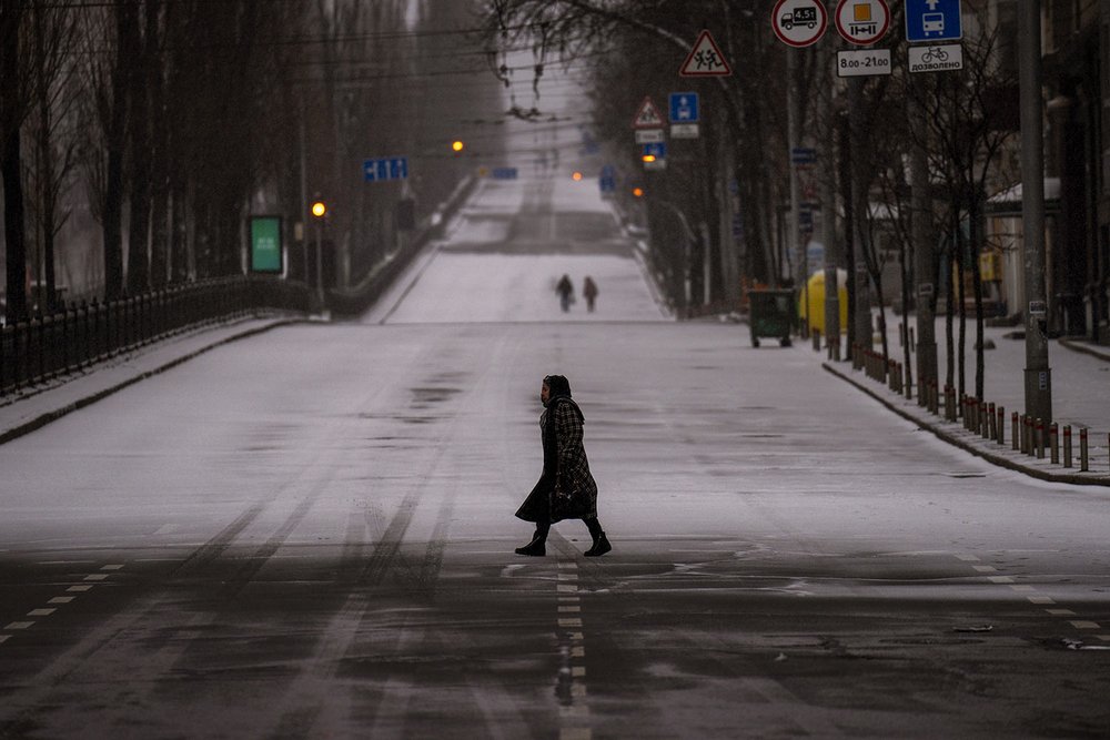  Roads are empty during curfew in Kyiv, Ukraine, Tuesday, March 1, 2022. (AP Photo/Emilio Morenatti) 