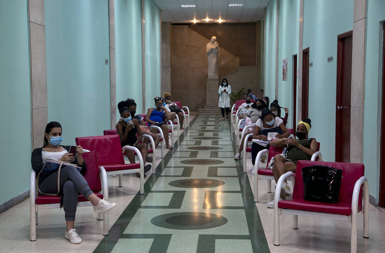  Patients wait to be seen by doctors at the Leonor Perez Maternity Center in Havana, Cuba, Thursday, Jan. 19, 2023.(AP Photo/Ismael Francisco) 